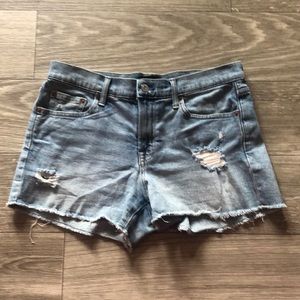 GAP Denim 3” shorts Size 28